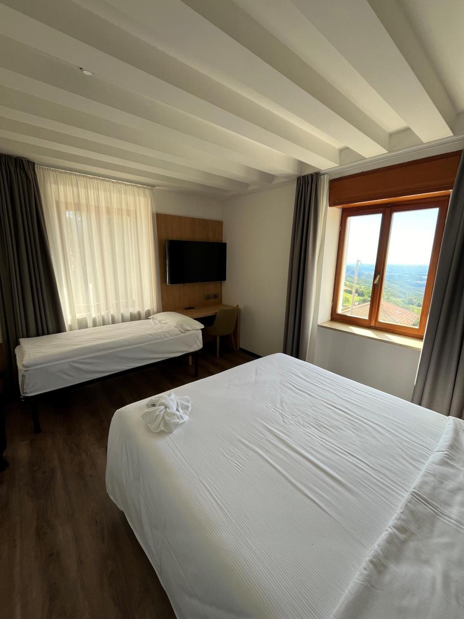 Hotel Belvedere Spiazzi Di Caprino المظهر الخارجي الصورة